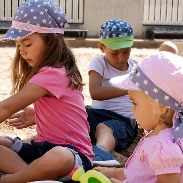 Kinder tragen Sommerhüte | by Anton & Sophie